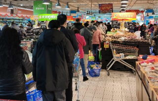 春節消費熱潮 上海超商生鮮銷售大增，食品供應充足